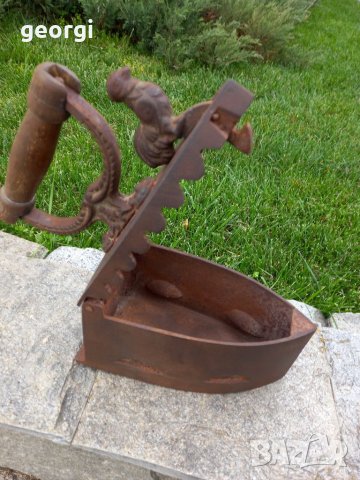 Стара ютия , снимка 5 - Антикварни и старинни предмети - 40222247