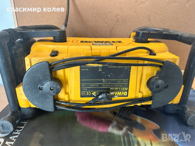 строително радио "DEWALT DC011", снимка 8 - Радиокасетофони, транзистори - 52796673
