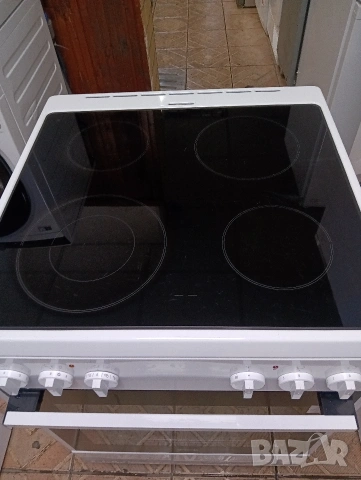 Свободно стояща печка с керамичен плот Gorenje с две години гаранция!, снимка 12 - Печки, фурни - 53039594