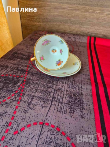 Малка порцеланова винтидж чаша и подложна чиния, снимка 3 - Чаши - 51772429