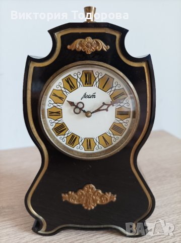 Седмичен настолен СССР часовник Агат, снимка 4 - Антикварни и старинни предмети - 41066698