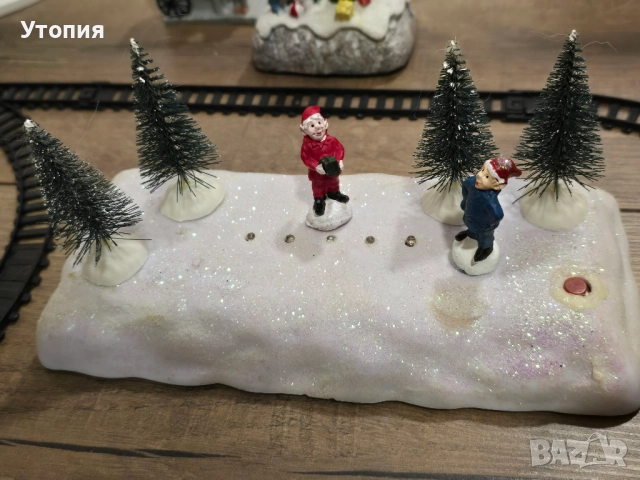 Коледен град със светлини и влакче, снимка 7 - Декорация за дома - 52829897