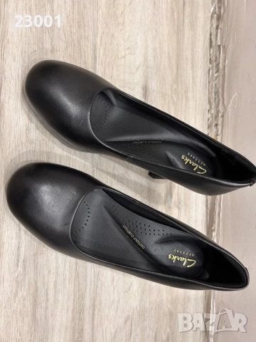 Дамски обувки Clarks, снимка 2 - Дамски обувки на ток - 56403378