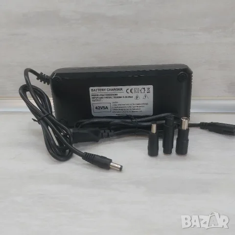 Ново Бързо Зарядно 42V 5A за Електрическа Тротинетка и Скутер (36V Батерия)+3 Универсални Накрайни