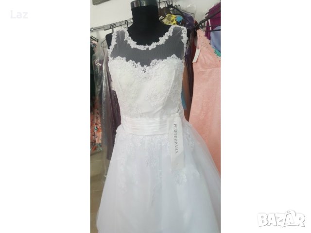 къса обемна булчинска сватбена рокля, снимка 1 - Сватбени рокли - 41870755