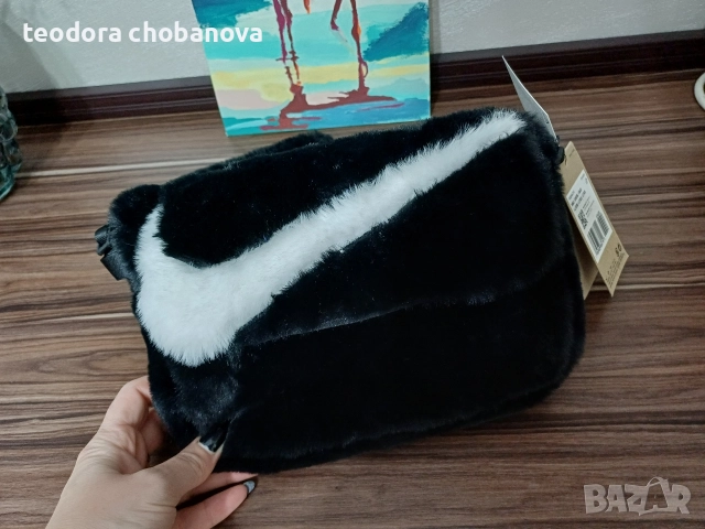 Дамска Чанта Nike W NSW FUTURA 365 FX FUR CROSSBODY, снимка 3 - Чанти - 52631965