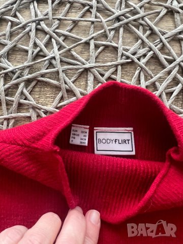 Червен пуловер, снимка 4 - Блузи с дълъг ръкав и пуловери - 44460925