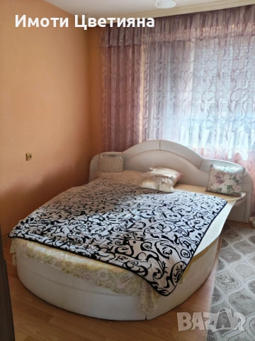 Триетажна къща в Нова Загора, снимка 4 - Къщи - 53654191