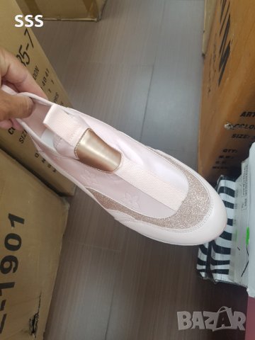 Обувки, снимка 2 - Дамски ежедневни обувки - 41586670