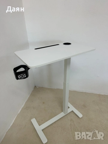 Бюро с регулируема височина подходящо за легло с колелца VASAGLE, снимка 8 - Бюра - 53108346