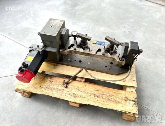 4-та ос ЦПУ CNC Делителен апарат въртяща маса Fanuc AC тип люлка