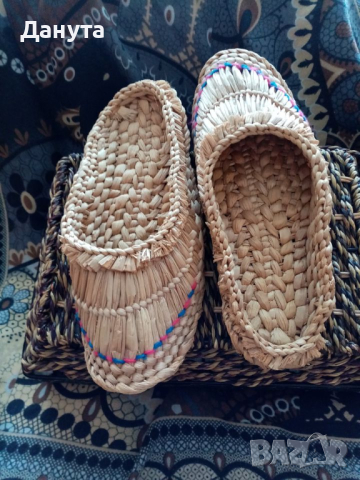 Ретро - ръчно изработени сламени чехли 10 лв.