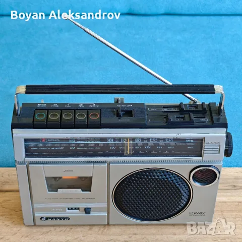 Радиокасетофон Sanyo M2429FZ (1982 г.), снимка 2 - Радиокасетофони, транзистори - 55875673