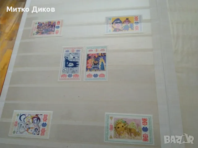 Албум с марки голям с няколко серии марки от соца, снимка 7 - Филателия - 48308181