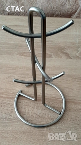 Нова,метална поставка за чаши