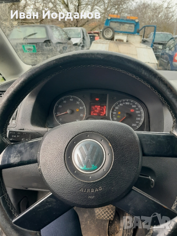 Volkswagen Touran 1.6 FSI на части, снимка 6 - Автомобили и джипове - 44824720