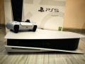 Продавам PS5 (Playstation 5) + 1бр. контролер и оригинална кутия, снимка 2