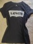 Дамска тениска Levis, снимка 1 - Тениски - 40748077
