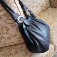  Италианска черна чанта от естествена кожа, снимка 2 - Чанти - 41451471