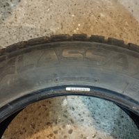 Зимни гуми 215/60/17 DOT 2017, грайфер 6,5 mm., снимка 12 - Гуми и джанти - 38606509