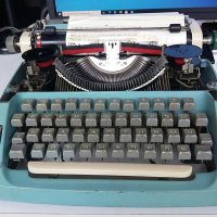Пишеща машина CONSUL, снимка 1 - Антикварни и старинни предмети - 33798657