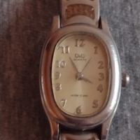 Модерен дамски часовник Q/Q QUARTZ WATER RESIST елегантен дизайн - 18510, снимка 2 - Дамски - 36251940