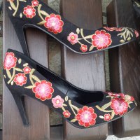 Обувки, снимка 2 - Дамски обувки на ток - 41084219