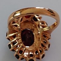 Дамски златен пръстен с гранати-18 карата злато(чехски гранати), снимка 7 - Пръстени - 38897379
