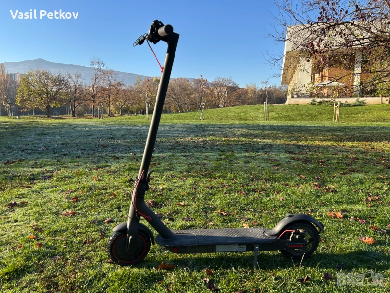 Електрическа Тротинетка Xiaomi Mi Electric Scooter Pro, снимка 1