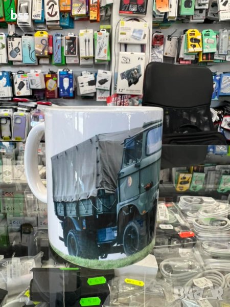 Бяла порцеланова чаша с изображение на легендарните немски камиони ИФА / IFA, снимка 1