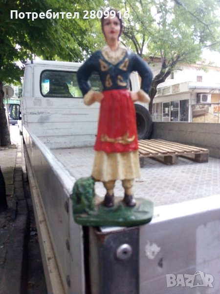 Стара статуя на мома , снимка 1