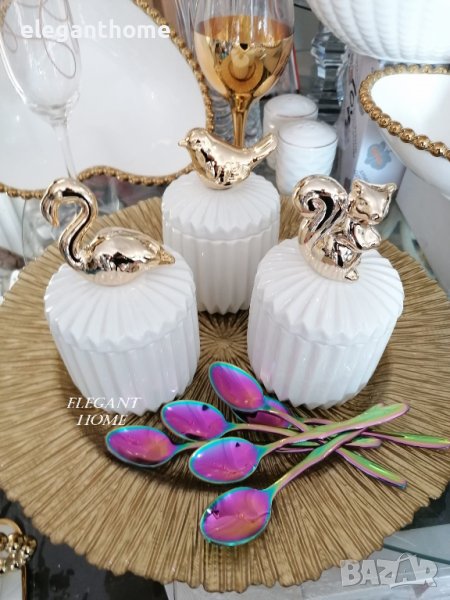 Порцеланова бонбониера/бурканче/захарница със златна фигурка  Размери 14 см/ 8 см  ЦЕНА  - 10 ЛВ З, снимка 1