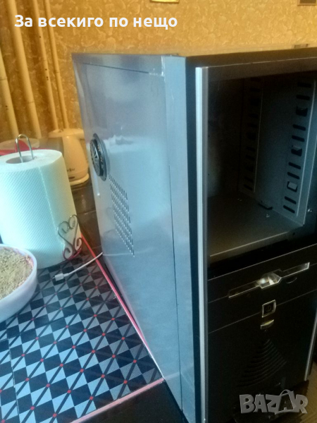 Кутия за компютър с два USB входа, снимка 1