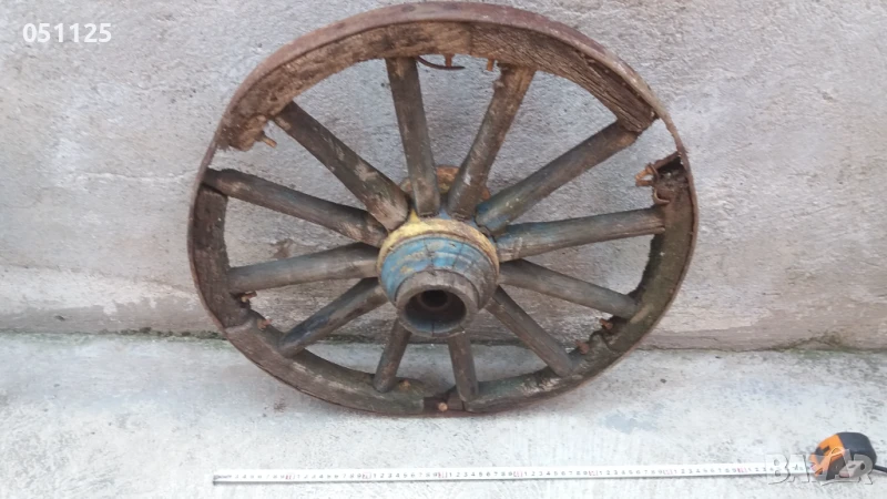 старо масивно колело от каруца, снимка 1