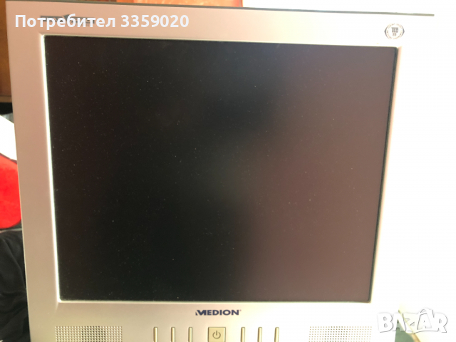 продавам монитор медион