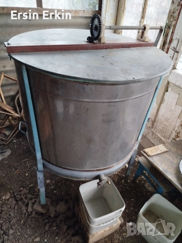 центрофуга за вадене на мед, снимка 2 - За пчели - 51689534