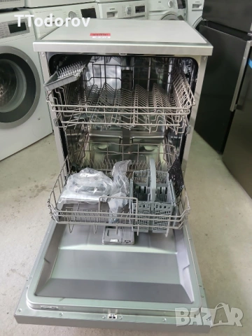 Нова Свободностояща съдомиялна машина (60 см), Comfee KWH-FD1435E-X-FR , снимка 2 - Съдомиялни - 53816585