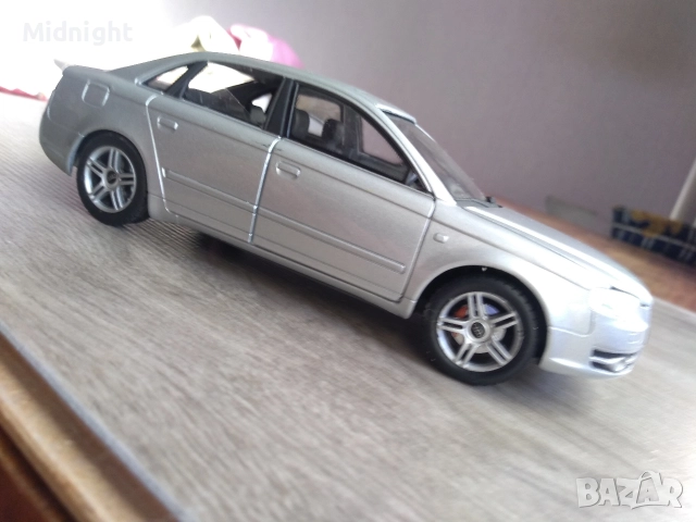 Audi A4 1/24, снимка 3 - Колекции - 52965833