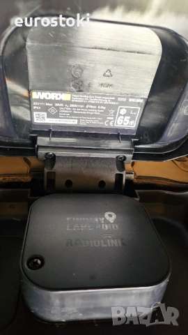 Косачка-робот WORX LANDROID WR130E 300 м2 и WORX Landroid M500 WR141E, снимка 4 - Градинска техника - 51840149