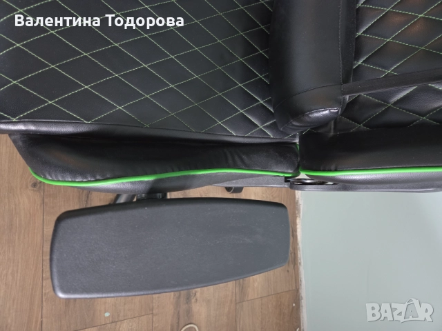 Геймърски стол, снимка 5 - Столове - 52419772
