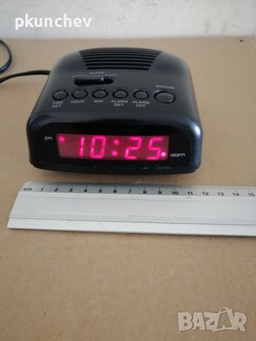 Часовник с LED дисплей 