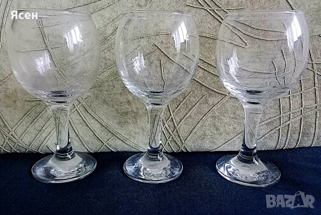 Три чаши за вино за 12евро.Чешко стъкло.