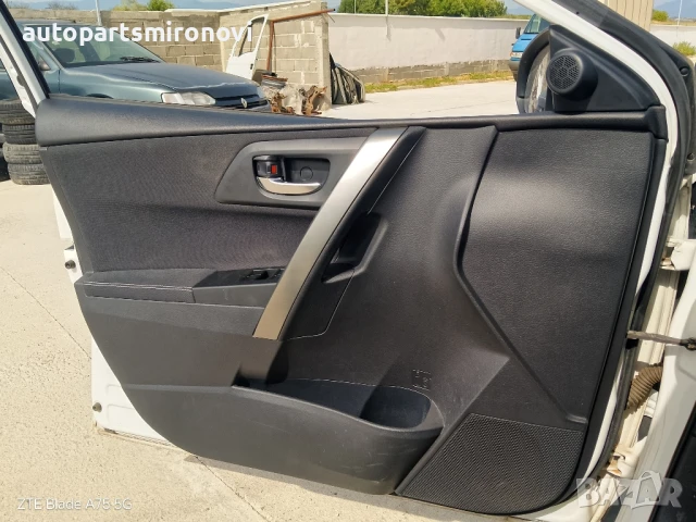 Аурис 2013 дизел НА ЧАСТИ, снимка 5 - Автомобили и джипове - 51159518