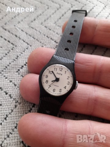 Часовник ЗАРЯ,ZARIA #3, снимка 2 - Антикварни и старинни предмети - 44215483