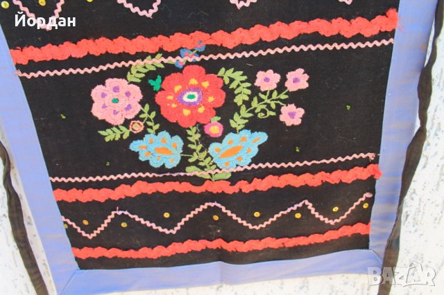 Престилка от народна носия, снимка 4 - Антикварни и старинни предмети - 40657686