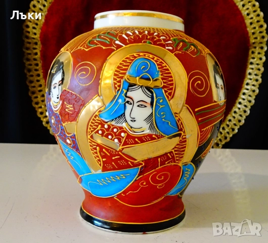 Японска порцеланова ваза Satsuma,злато,печат. 