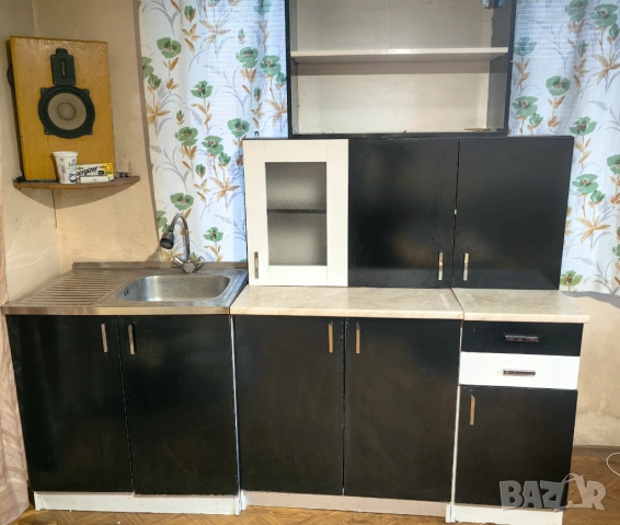 Кухня с горни и долни шкафове 201см с мивка алпака и смесител