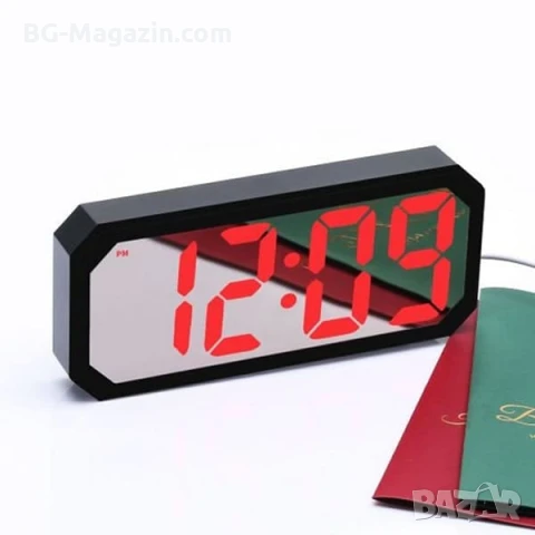 Модерен дигитален електронен часовник с термометър големи цифри светещ на ток температура за спалня, снимка 7 - Други - 51038251