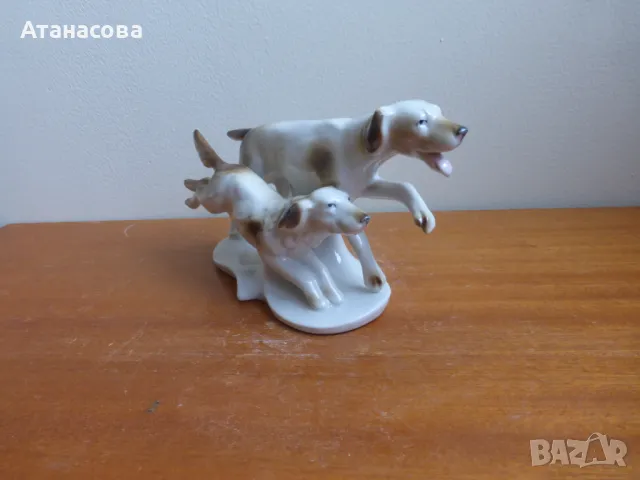 Немска порцеланова фигура Ловни кучета 1950 г статуетка, снимка 3 - Статуетки - 49250348