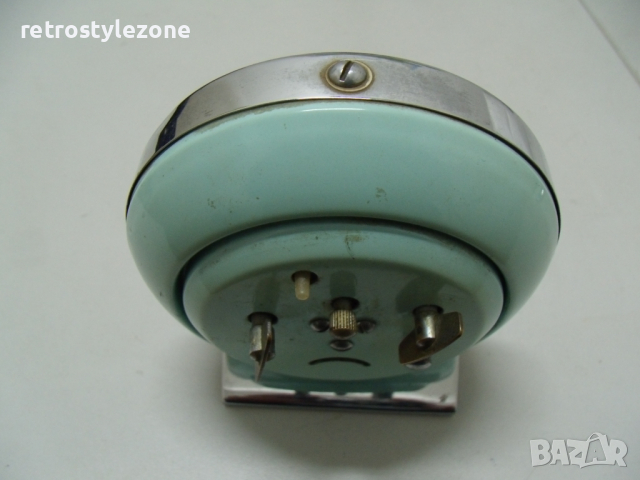 № 6074 стар настолен часовник SHANGHAI   - механичен  - работещ   - диаметър 11,5 см , снимка 3 - Други ценни предмети - 36161175